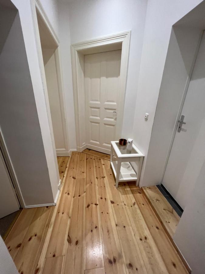 Apartment Berlin Hauptbahnhof: Family-Friendly Group Stay for 8 Exterior photo