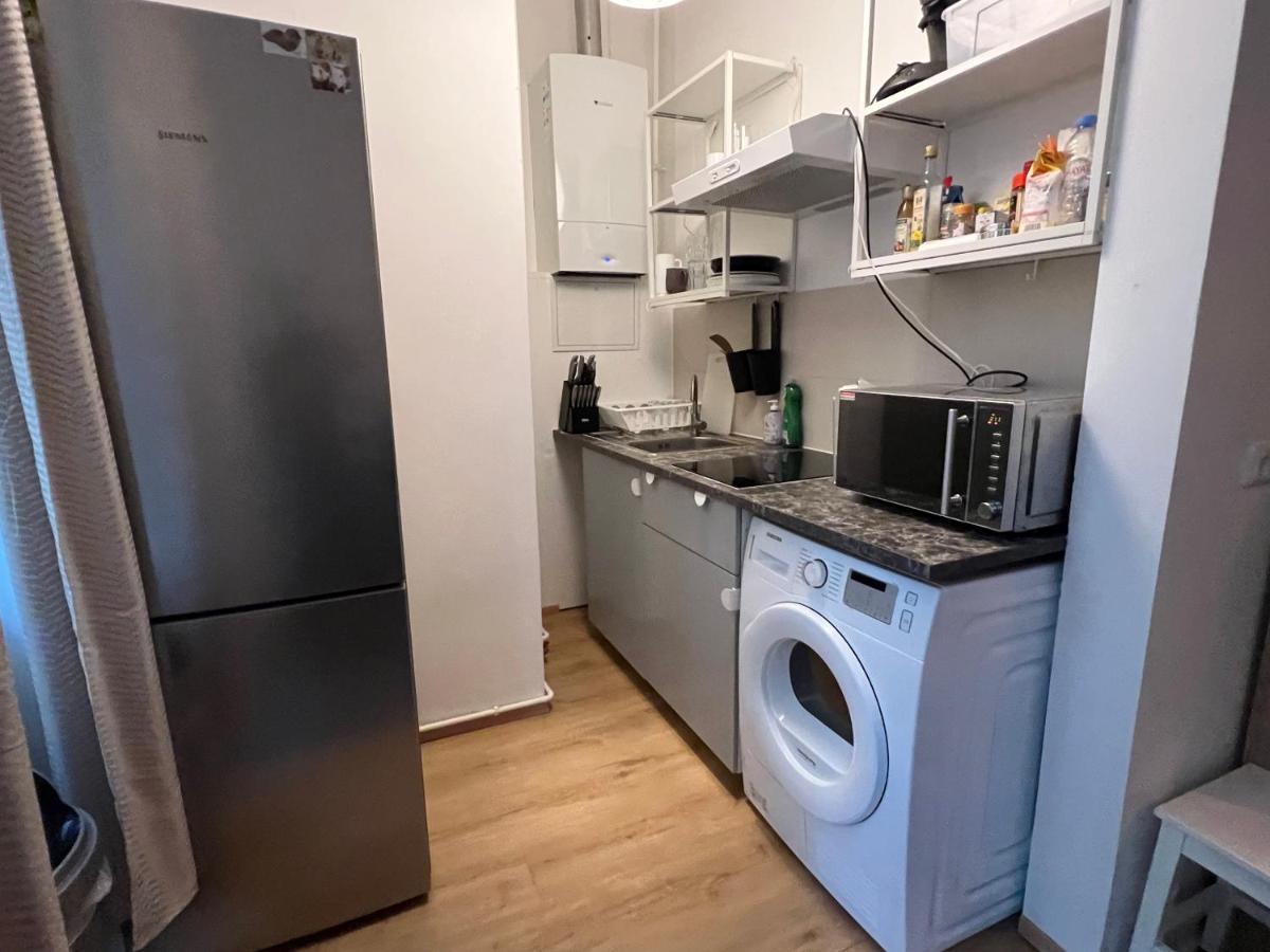 Apartment Berlin Hauptbahnhof: Family-Friendly Group Stay for 8 Exterior photo
