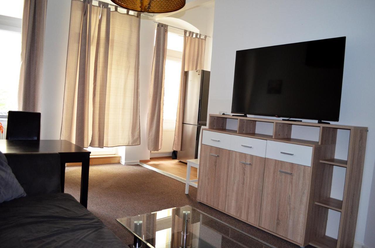 Apartment Berlin Hauptbahnhof: Family-Friendly Group Stay for 8 Exterior photo