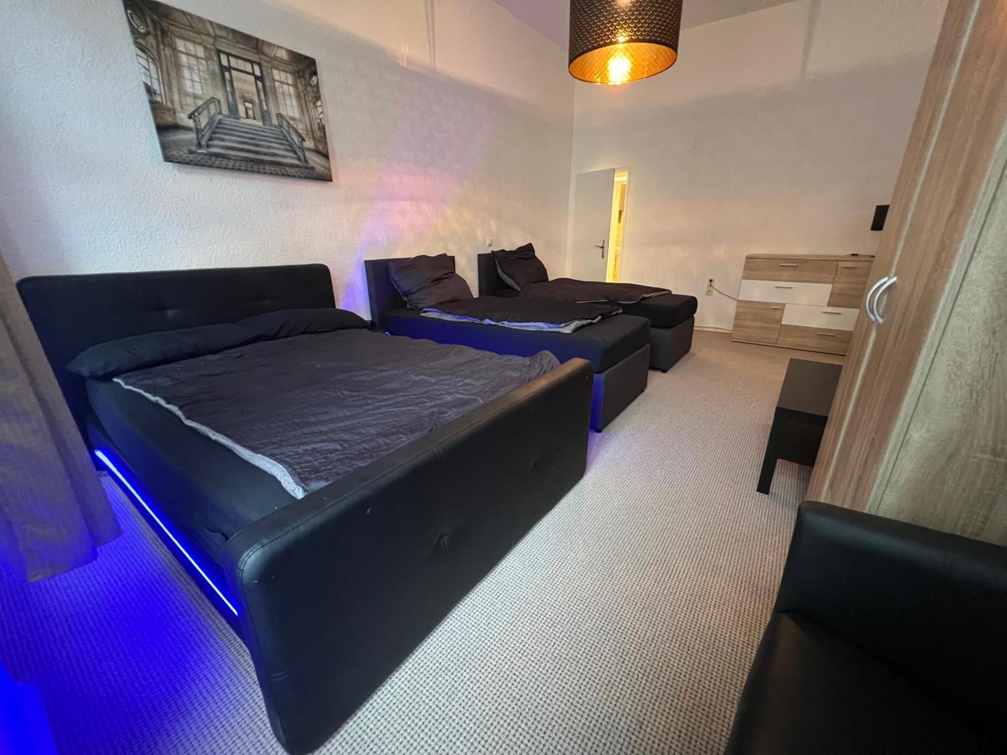 Apartment Berlin Hauptbahnhof: Family-Friendly Group Stay for 8 Exterior photo